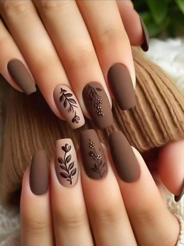 10pcs Short Square Shaped flower style Nails - Brown